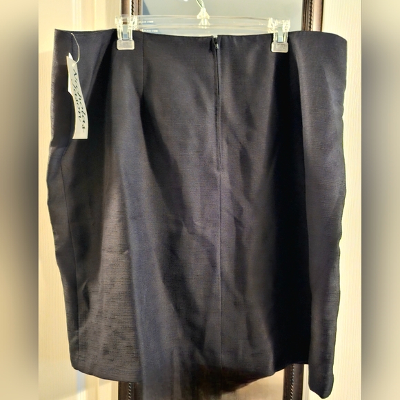 Nicholas Jason Black Plus Size Skirt with Button Accent NWT - Picture 3 of 8